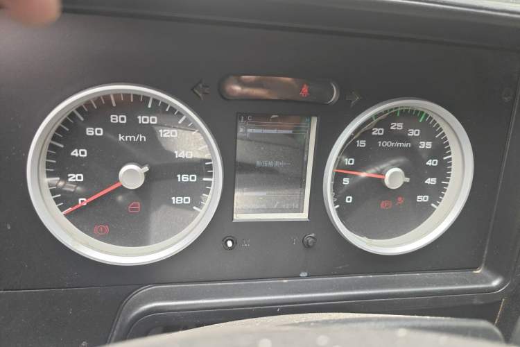 Used Iveco Daily 2017 2.5T A35 Passenger Van 5-7 Seats Model 47Z5 Instrument Cluster