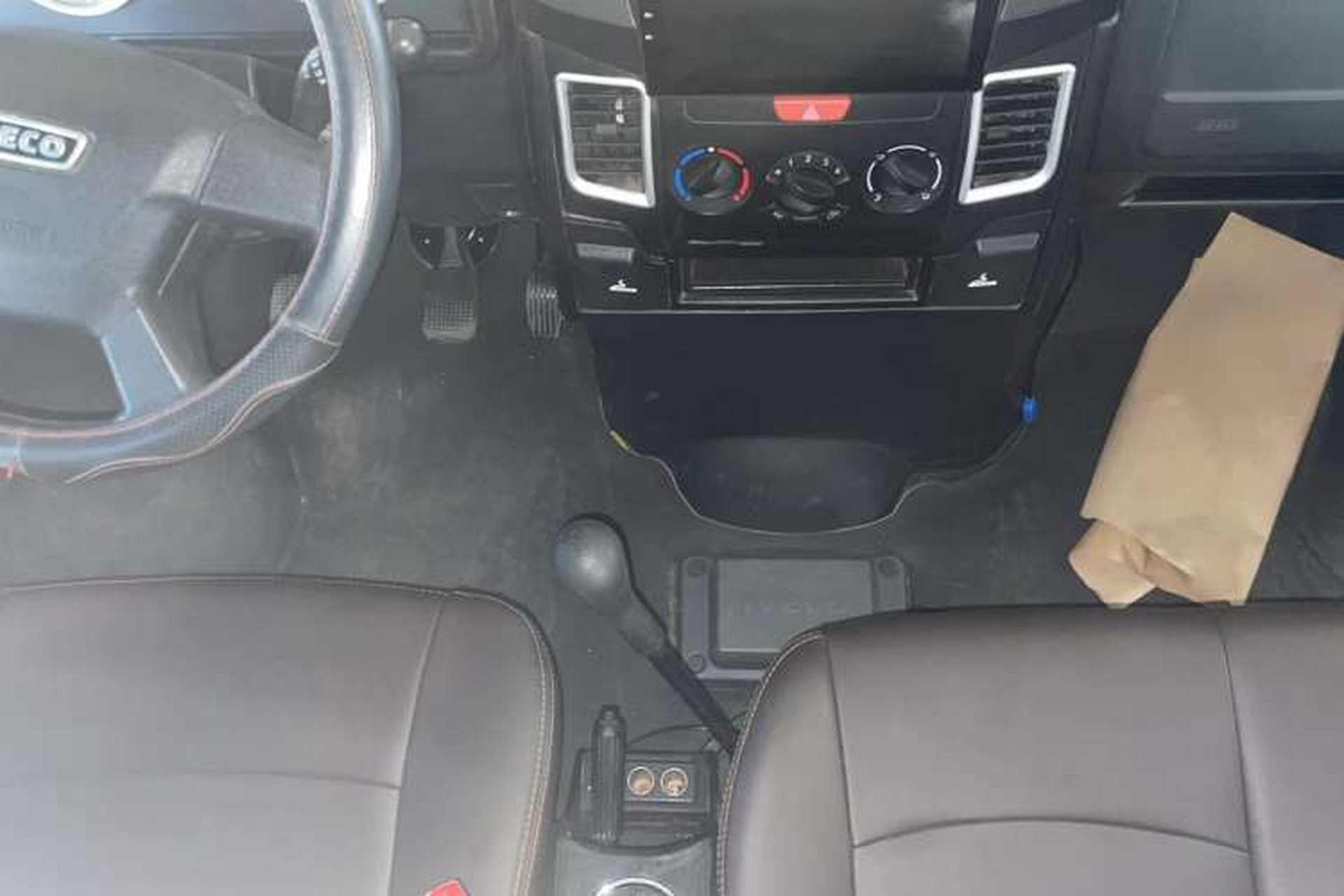 Used Iveco Daily 2017 2.5T A35 Low-Roof 5-7 Seater Passenger Van 47Z5 Interior 3