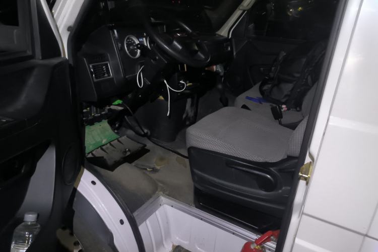Used Iveco Daily 2017 2.5T A35 Passenger Van 5-7 Seats Model 47Z5 Interior 3