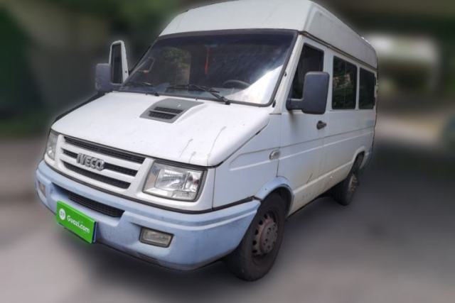 Iveco Daily 2017 2.5T A35 Passenger Van 5-7 Seats Model 47Z5 usado