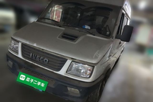 Używany Iveco Daily 2017 2.5T A35 Passenger Van 5-7 Seats Model 47Z5