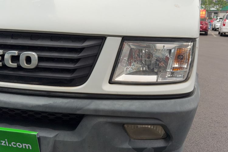 Used Iveco Daily 2017 2.8T V35 Box Truck 3 Seats 43S5 Left Front Headlight
