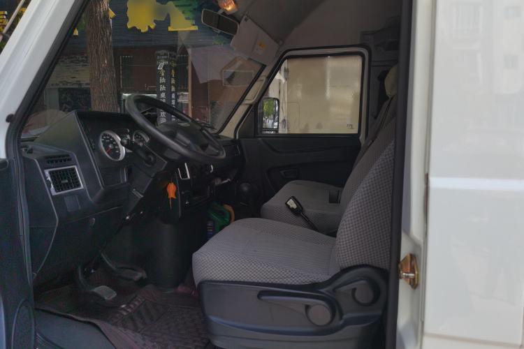 Used Iveco Daily 2017 2.5T A35 Passenger Van 5-7 Seats Model 47Z5 Left Front Seat