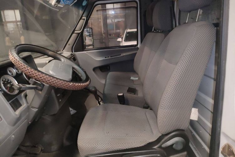 Used Iveco Daily 2017 2.8T V35 Cargo Van Mid-Roof 3/6 Seats 43S5 Left Front Seat