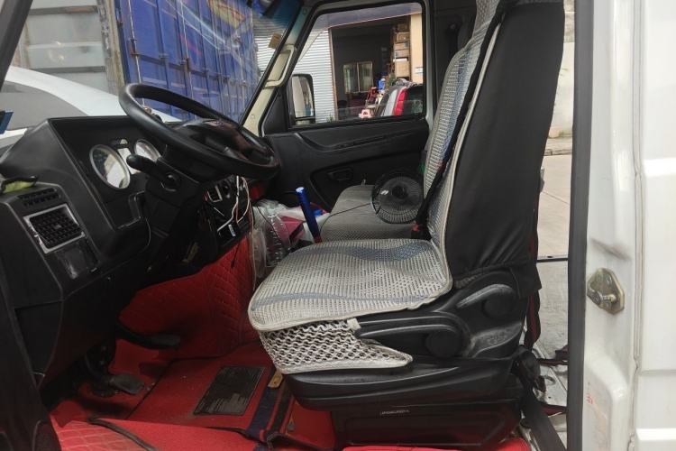 Used Iveco Daily 2017 2.5T A35 Passenger Van 5-7 Seats Model 47Z5 Left Front Seat