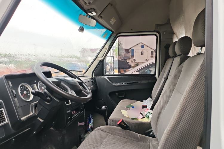 Used Iveco Daily 2017 2.5T A35 Low-Roof 5-7 Seater Passenger Van 47Z5 Left Front Seat