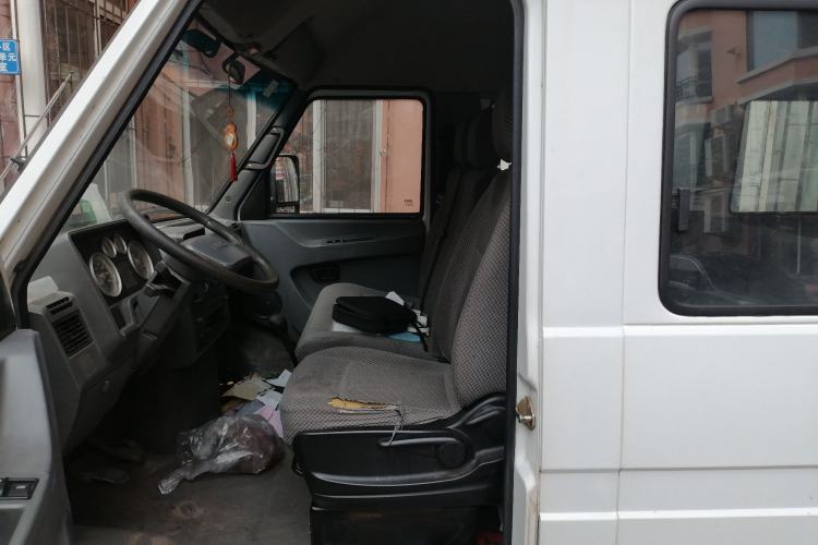 Used Iveco Daily 2017 2.5T A35 Low-Roof 5-7 Seater Passenger Van 47Z5 Left Front Seat