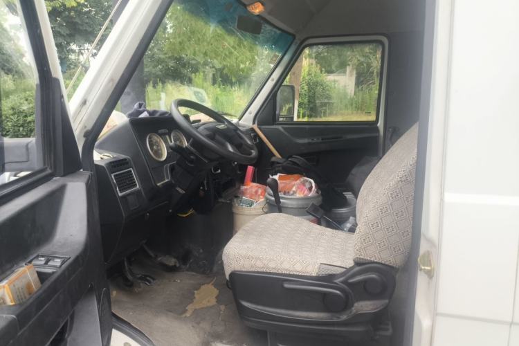 Used Iveco Daily 2017 2.5T A35 Passenger Van 5-7 Seats Model 47Z5 Left Front Seat