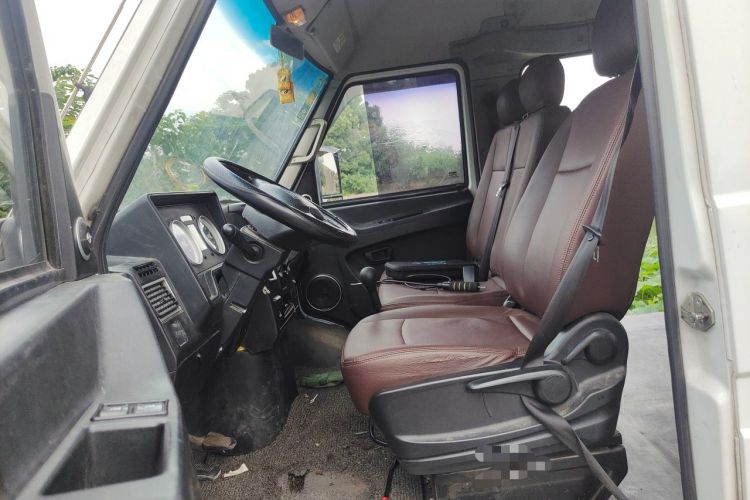 Used Iveco Daily 2017 2.5T A35 Passenger Van 5-7 Seats Model 47Z5 Left Front Seat