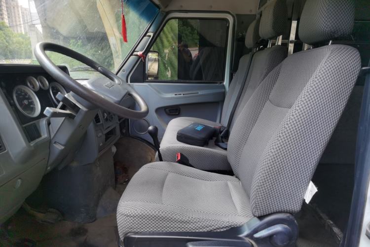Used Iveco Daily 2017 2.5T A35 Passenger Van 5-7 Seats Model 47Z5 Left Front Seat