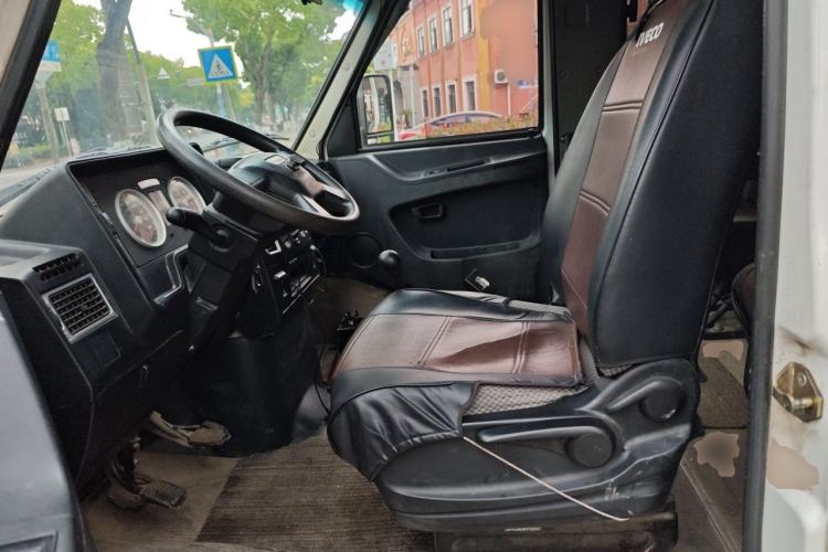 Used Iveco Daily 2017 2.5T A35 Passenger Van 5-7 Seats Model 47Z5 Left Front Seat