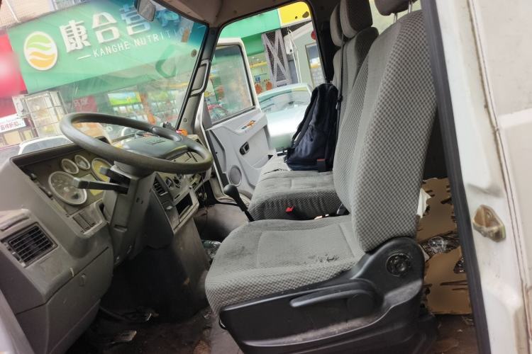 Used Iveco Daily 2017 2.5T A35 Passenger Van 5-7 Seats Model 47Z5 Left Front Seat