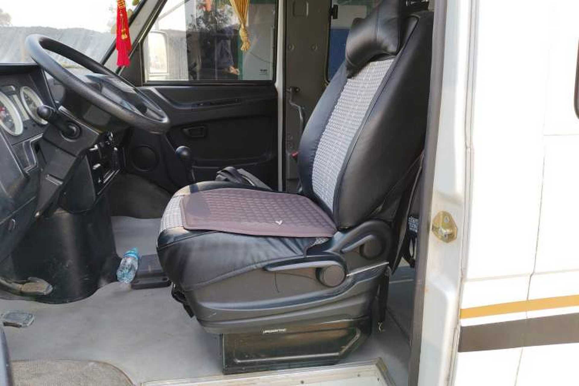 Used Iveco Daily 2017 2.5T A35 Passenger Van 5-7 Seats Model 47Z5 Left Front Seat