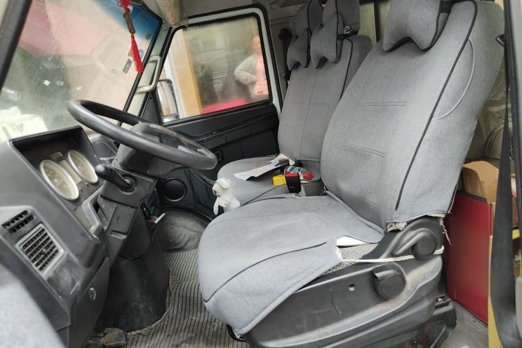 Used Iveco Daily 2017 2.5T A35 Passenger Van 5-7 Seats Model 47Z5 Left Front Seat