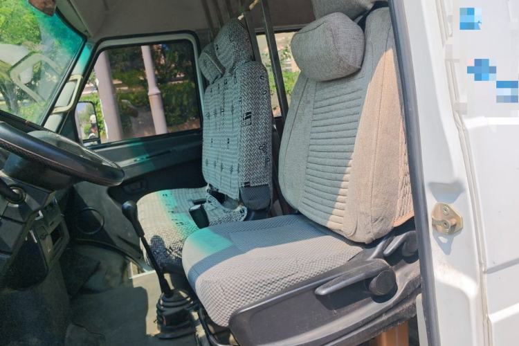 Used Iveco Daily 2017 2.5T A35 Low-Roof 5-7 Seater Passenger Van 47Z5 Left Front Seat