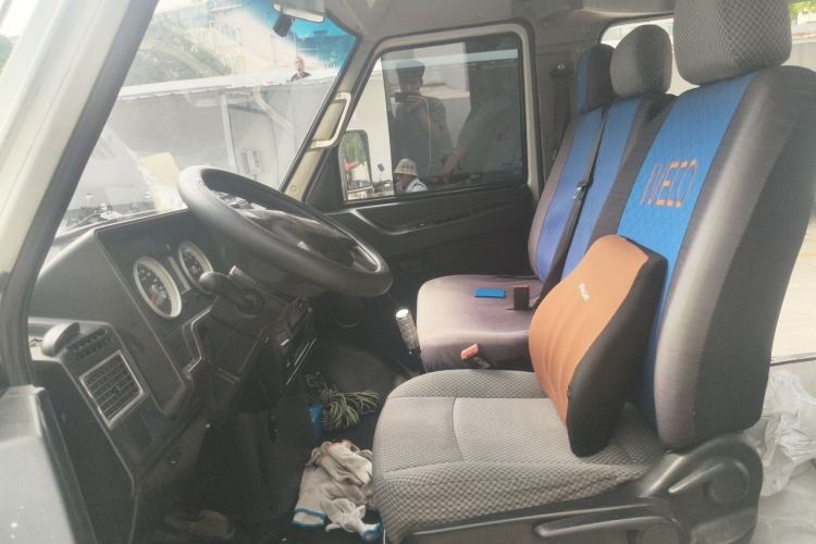 Used Iveco Daily 2017 2.5T A35 Passenger Van 5-7 Seats Model 47Z5 Left Front Seat