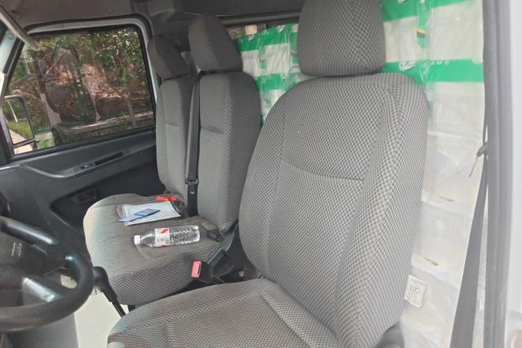 Used Iveco Daily 2017 2.5T A35 Passenger Van 5-7 Seats Model 47Z5 Left Front Seat