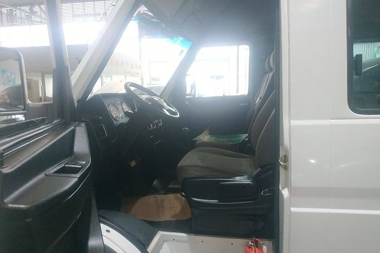 Used Iveco Daily 2017 2.5T A35 Passenger Van 5-7 Seats Model 47Z5 Left Front Seat