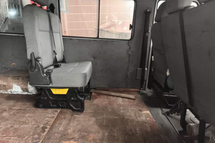 Used Iveco Daily 2017 2.5T A35 Passenger Van 5-7 Seats Model 47Z5 Left Rear Seat