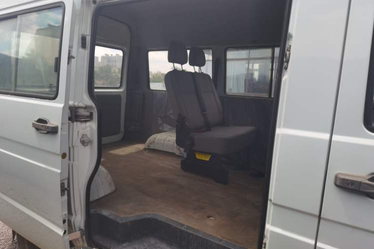 Used Iveco Daily 2017 2.5T A35 Passenger Van 5-7 Seats Model 47Z5 Left Rear Seat