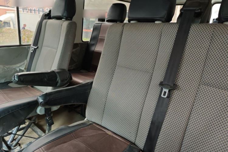Used Iveco Daily 2017 2.5T A35 Passenger Van 5-7 Seats Model 47Z5 Left Rear Seat