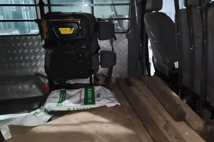 Used Iveco Daily 2017 2.5T A35 Passenger Van 5-7 Seats Model 47Z5 Left Rear Seat