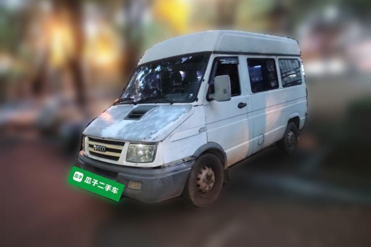 Used Iveco Daily 2017 2.5T A35 Passenger Van 5-7 Seats Model 47Z5 Guazi used car, China used car export, Used car for sale, Used  cars, Cheapest cars for sale
