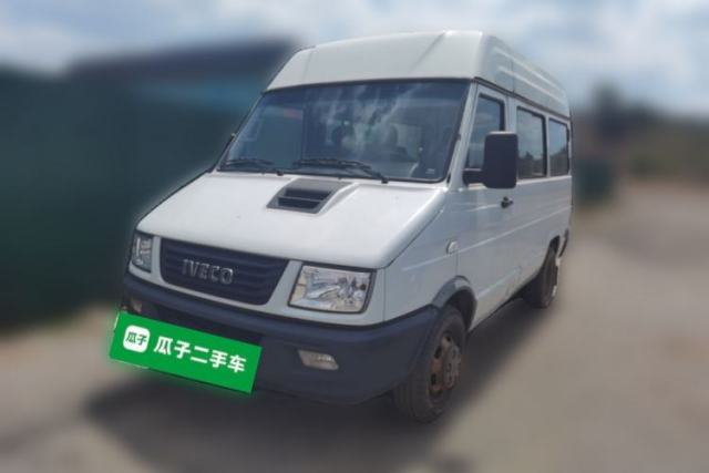 Used Iveco Daily 2017 2.5T A35 Passenger Van 5-7 Seats Model 47Z5