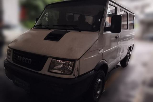 Used Iveco Daily 2017 2.5T A35 Low-Roof 5-7 Seater Passenger Van 47Z5