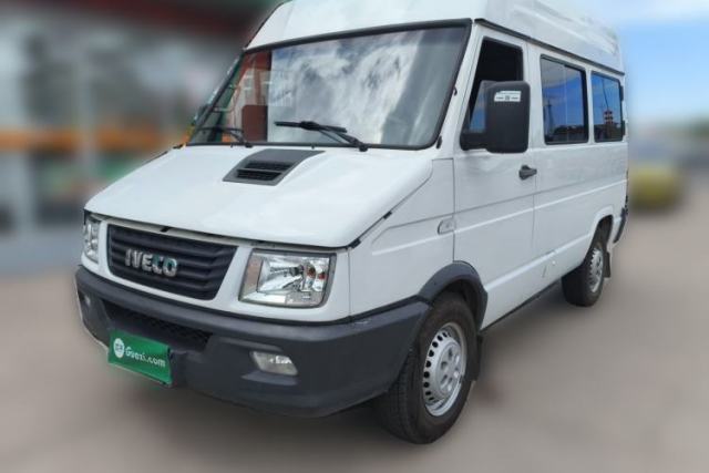 Used Iveco Daily 2017 2.5T A35 Low-Roof 5-7 Seater Passenger Van 47Z5