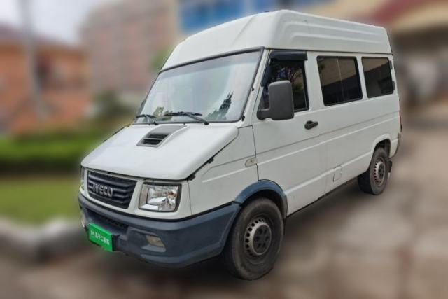 Used Iveco Daily 2017 2.5T A35 Passenger Van 5-7 Seats Model 47Z5