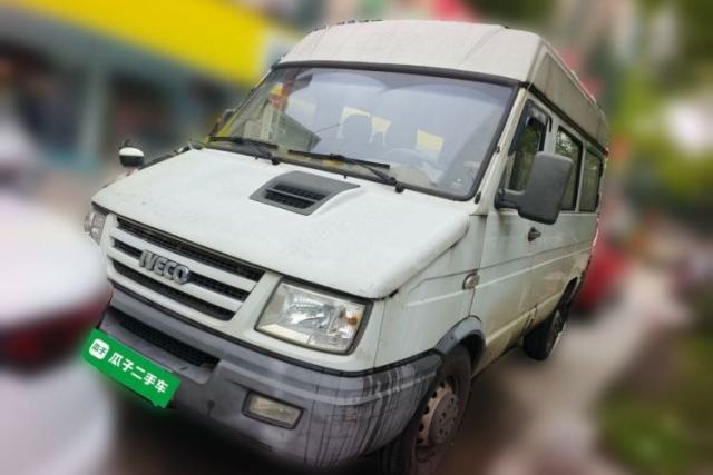 Used Iveco Daily 2017 2.5T A35 Passenger Van 5-7 Seats Model 47Z5