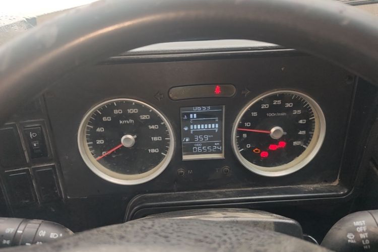 Used Iveco Daily 2017 2.5T A35 Passenger Van 5-7 Seats Model 47Z5 Odometer Close Up