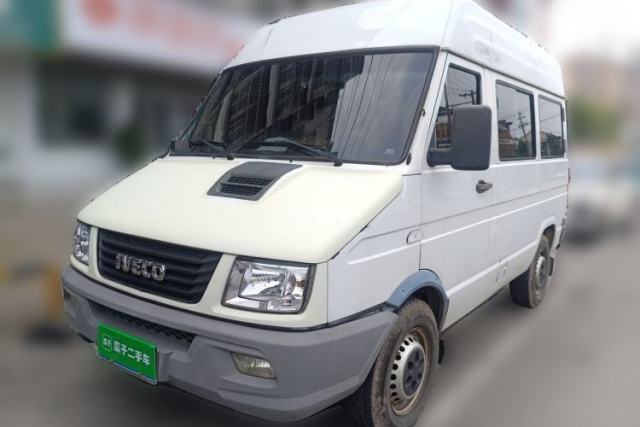 Used Iveco Daily 2017 2.5T A35 Passenger Van 5-7 Seats Model 47Z5
