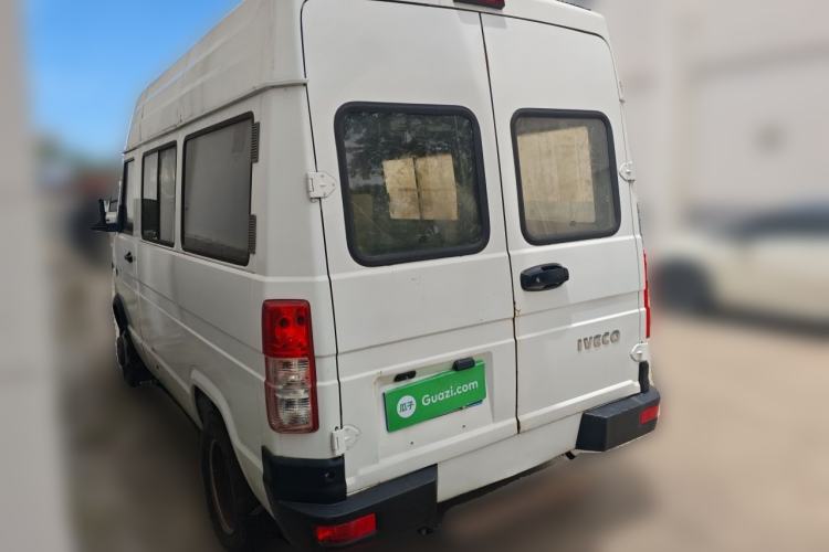 Used Iveco Daily 2017 2.5T A35 Passenger Van 5-7 Seats Model 47Z5 Rear Left 45 Deg
