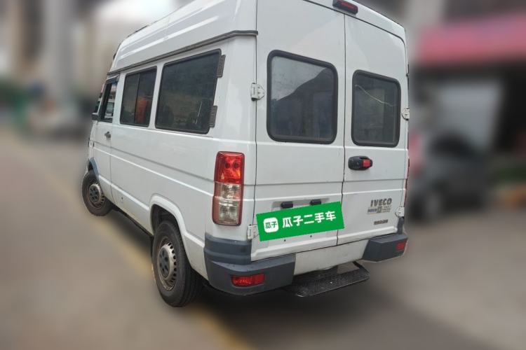Used Iveco Daily 2017 2.5T A35 Passenger Van 5-7 Seats Model 47Z5 Rear Left 45 Deg