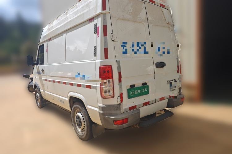Used Iveco Daily 2017 2.8T V35 Box Truck Low Roof 3-Seater Model 43S5 Rear Left 45 Deg