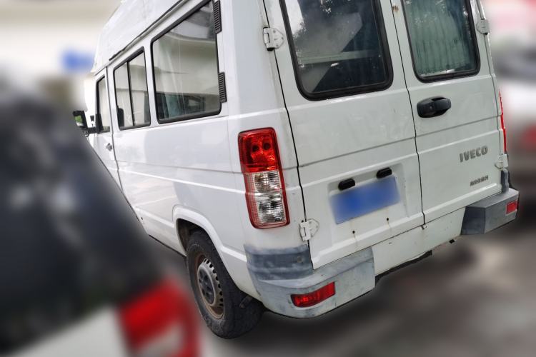 Used Iveco Daily 2017 2.5T A35 Passenger Van 5-7 Seats Model 47Z5 Rear Left 45 Deg