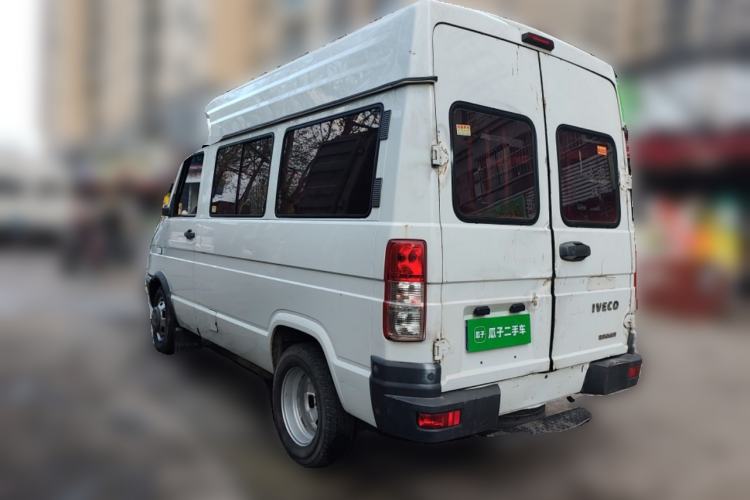 Used Iveco Daily 2017 2.5T A35 Passenger Van 5-7 Seats Model 47Z5 Rear Left 45 Deg
