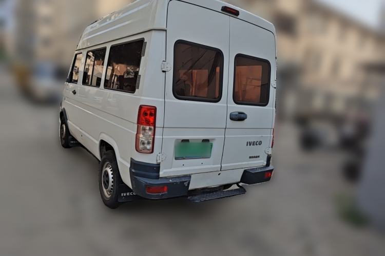 Used Iveco Daily 2017 2.5T A35 Passenger Van 5-7 Seats Model 47Z5 Rear Left 45 Deg