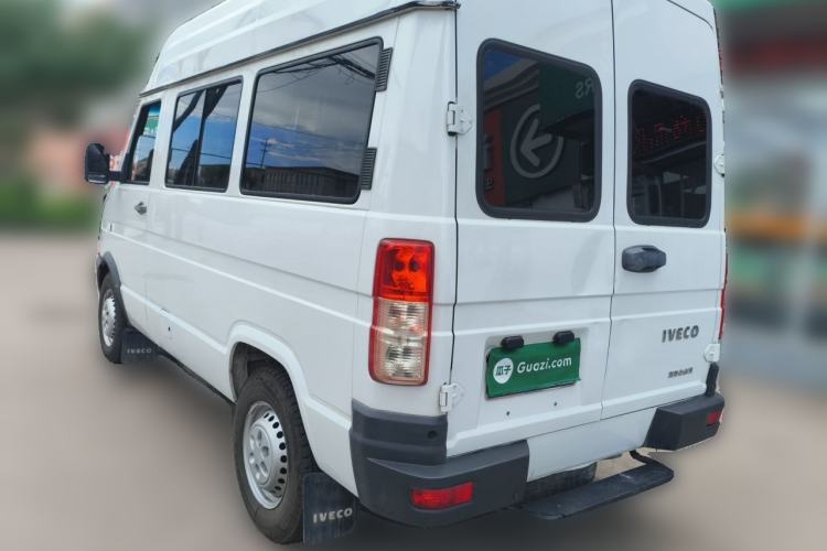 Used Iveco Daily 2017 2.5T A35 Low-Roof 5-7 Seater Passenger Van 47Z5 Rear Left 45 Deg