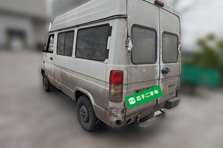 Used Iveco Daily 2017 2.5T A35 Passenger Van 5-7 Seats Model 47Z5 Rear Left 45 Deg