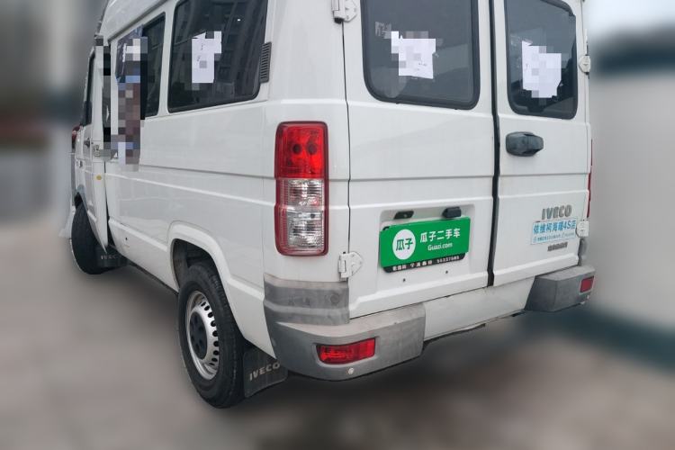 Used Iveco Daily 2017 2.5T A35 Passenger Van 5-7 Seats Model 47Z5 Rear Left 45 Deg