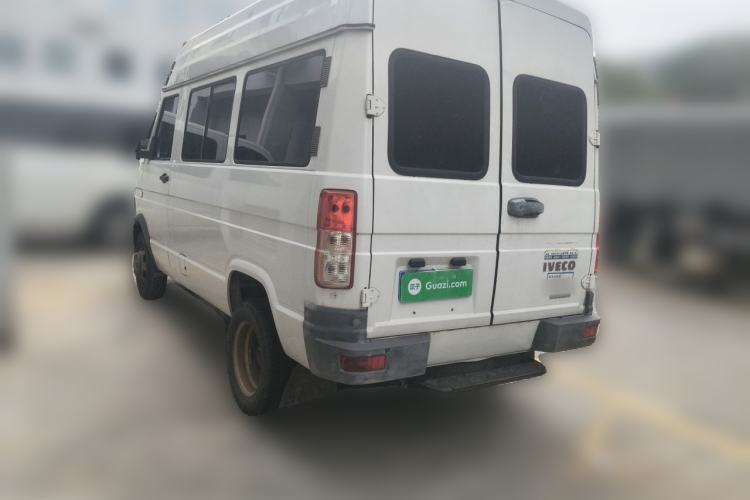 Used Iveco Daily 2017 2.5T A35 Passenger Van 5-7 Seats Model 47Z5 Rear Left 45 Deg