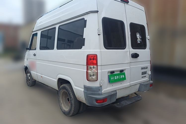 Used Iveco Daily 2017 2.5T A35 Passenger Van 5-7 Seats Model 47Z5 Rear Left 45 Deg