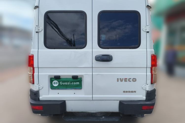 Used Iveco Daily 2017 2.5T A35 Low-Roof 5-7 Seater Passenger Van 47Z5 Rear