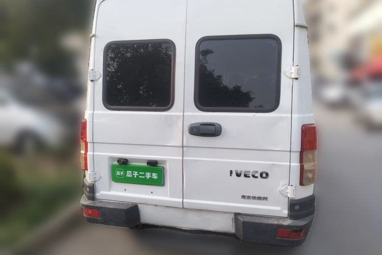 Used Iveco Daily 2017 2.5T A35 Passenger Van 5-7 Seats Model 47Z5 Rear