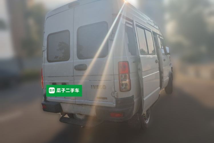 Used Iveco Daily 2017 2.5T A35 Passenger Van 5-7 Seats Model 47Z5 Rear Right 45 Deg