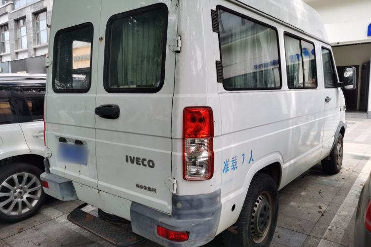 Used Iveco Daily 2017 2.5T A35 Passenger Van 5-7 Seats Model 47Z5 Rear Right 45 Deg