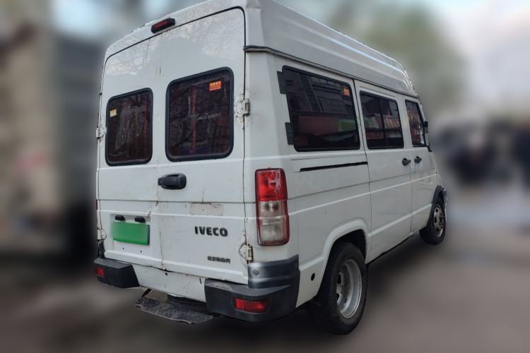 Used Iveco Daily 2017 2.5T A35 Passenger Van 5-7 Seats Model 47Z5 Rear Right 45 Deg